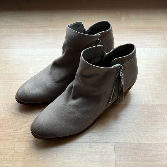 New Sam Edelman Packer Bootie in Putty Size 10.5 M - Picture 2 of 10